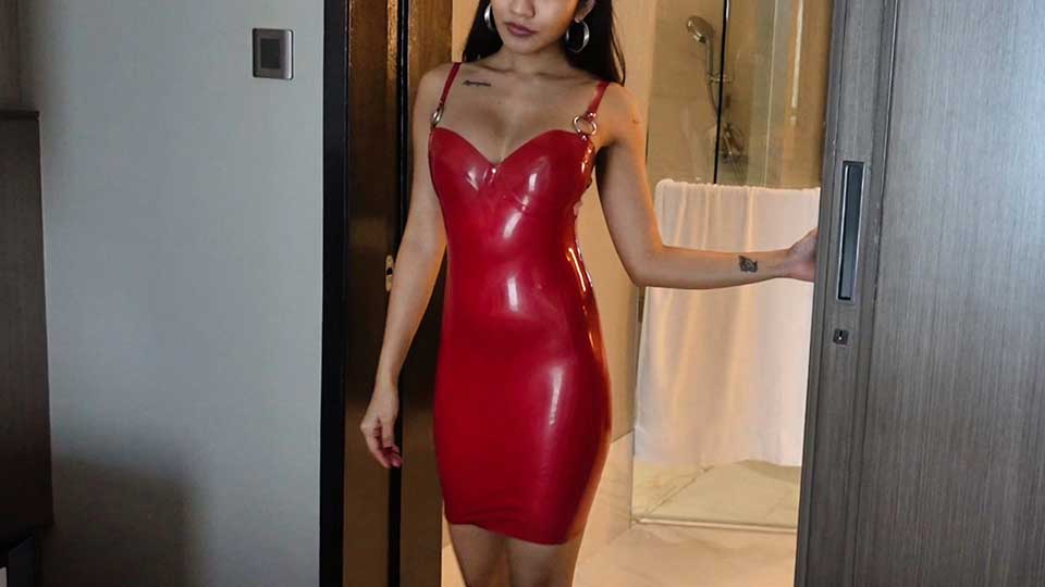 red-latex dress domina